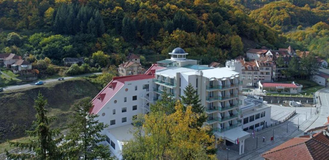 Коледа - Луковска баня - хотел Bela Jela 4* - от Варна, Шумен и Велико Търново