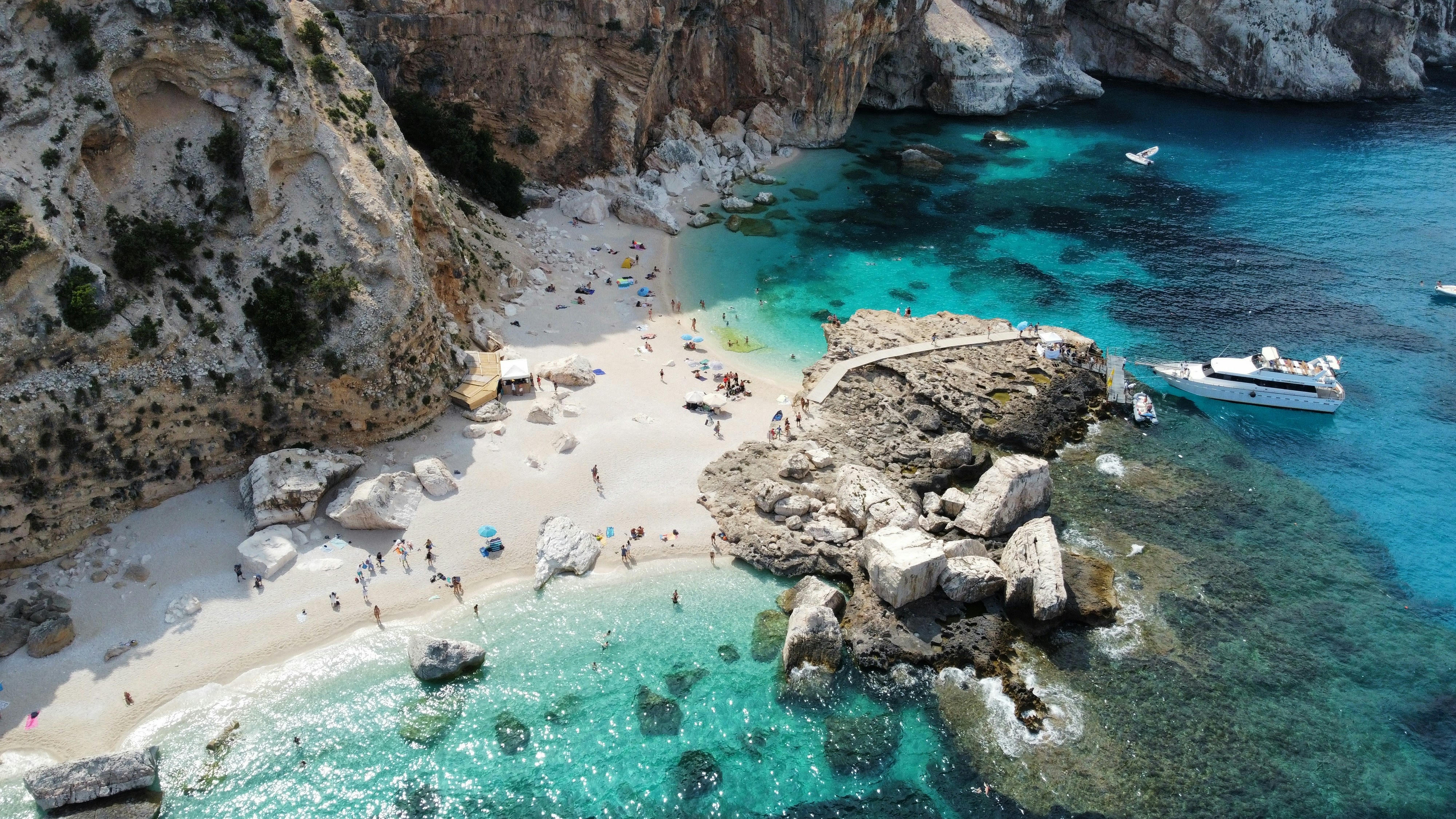 Полет от Варна: Почивка в тюркоазена Сардиния  Club Esse Gallura Beach 3*